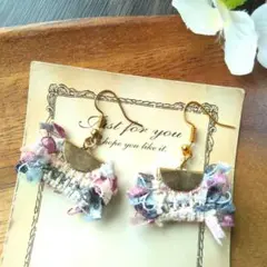ボタニカル ブルー 青 ピアス イヤリング 花 チロリアンテープ 刺繍