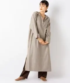 【TORRAZZO DONNA/ トラッゾドンナ】 フード付シャツワンピースのサムネイル