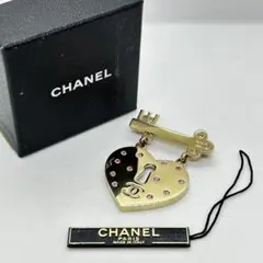 2026年最新】シャネル ココマーク ブローチの人気アイテム - メルカリ