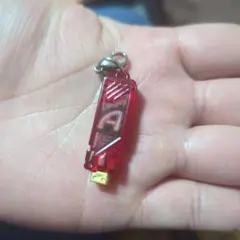 赤いUSBメモリ型キーホルダー