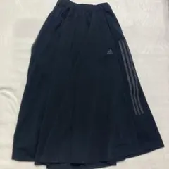 adidas スカート