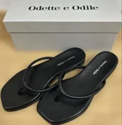 Odette e Odile トングサンダル