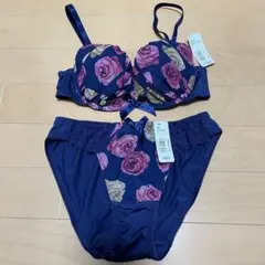 値下げ‼︎新品★エメフィール　ブラ&ショーツセットB65