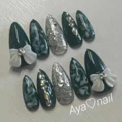 リボン♡ダークグリーン♡マーブル風♡スキニーオーバル　ネイルチップ