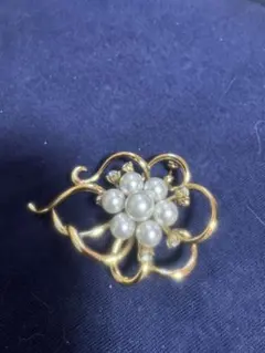 花形パールブローチ