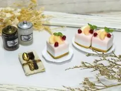 ミニチュアスイーツ♡プティフール♡白桃♡樹脂粘土♡ミニチュアケーキ♡①個売り