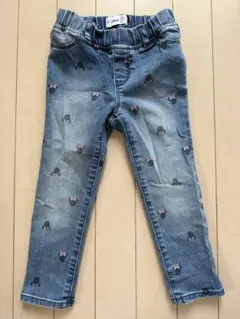 Item thumbnail for item e69b5f32-369c-4479-8449-31c44b5fdb4b