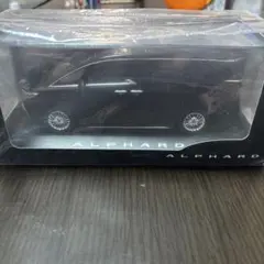 TOYOTA ALPHARD 1/30 スケール ミニカーのサムネイル