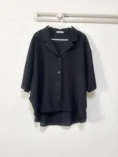 ブラック 半袖シャツ