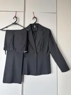 【クリーニング済】レディースパンツスーツ　11号