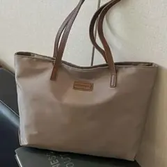 トートバッグ　ブラウン系　大容量　肩掛け　ファスナー　軽量　通勤　通学