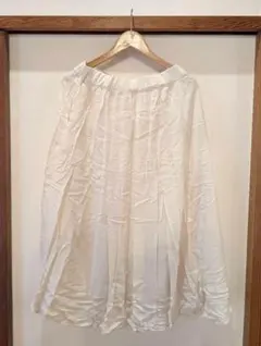 スタジオクリップ　アイボリー フレアスカート Mサイズ