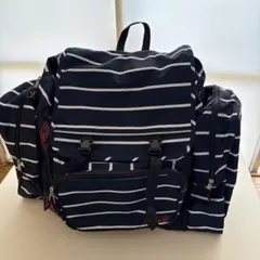 ストライプデザインのバックパック