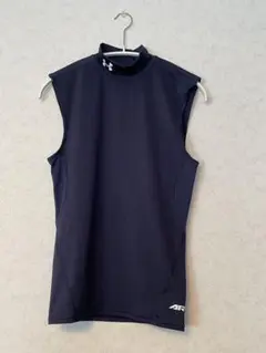 Under Armour ネイビー ノースリーブシャツ サイズMD