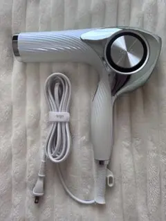 【リファ】RE-AJ02A ヘアドライヤー 1200W ホワイト　Refa RE-AJ02A リファ ヘアドライヤー 1200W ホワイト 2024年製 - メルカリ