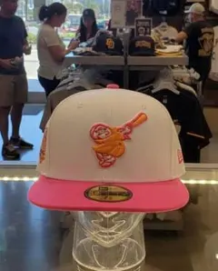 ニューエラ59FIFTY サンディエゴ・パドレス40周年記念 ピンクボトム5/8