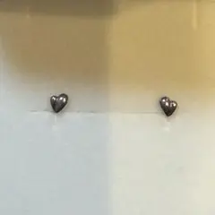 新品　K10ゴールドハート型ピアス 小型 ホワイトゴールド