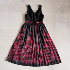 〔axes femme〕彼岸花柄プリーツジャンスカ ワンピース 黒
