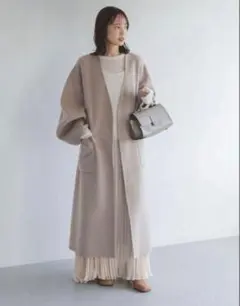 超美品ノーブル Super160sパフスリーブロングコート 24AW ベージュ