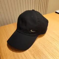 【美品】ナイキ　NIKE　ブラック　キャップ　ユニセックス　メタルロゴ