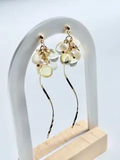 No.015 ハンドメイド　ピアス　イヤリング　ビーズ　ステンレス　可愛い　黄色