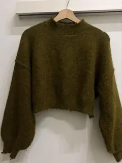 Kastane オリーブグリーン クロップドニット バルーンスリーブ