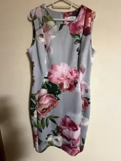 Calvin Klein フラワープリントタイトドレス