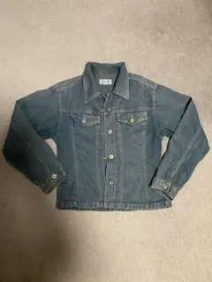 青いデニムジャケット