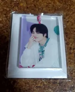 Item thumbnail for item 631b19e0-46b3-491e-9d4d-0cf0b9fcac82