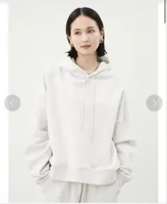 ミラオーウェン リラックスフィットフーディー