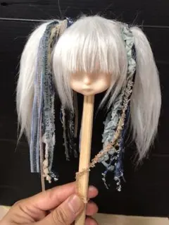 セリアドール キュート　5.5インチ　ボアウィッグ　薄めシルバーグレー　ツインテのサムネイル