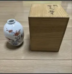 十四代 酒井田柿右衛門 花瓶 一輪生 花入 一輪挿し 人間国宝 Amazon.co.jp: 人間国宝 十四代 酒井田柿右衛門 一輪挿し 花瓶 : おもちゃ