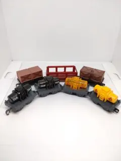 カプセルプラレール　トーマスシリーズ　タンク車＆コンテナ車＆貨車セット