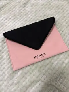 PRADAビューティーノベルティポーチ