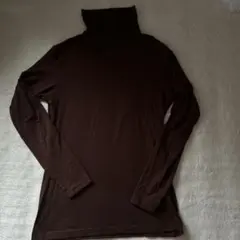 ブラウン Tシャツ