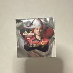 鹿島アントラーズ　レオセアラ選手　優勝記念星型缶バッジ