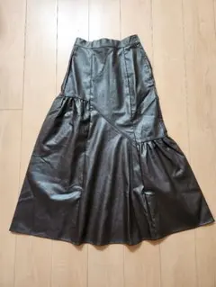 新品 レザー ロングスカート