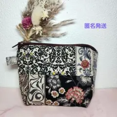 花柄パッチワークポケットティッシュポーチ、サニタリポーチ　ハンドメイド