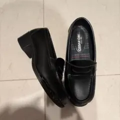 ヒールローファーのサムネイル