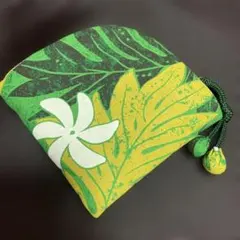 【新品未使用】ボタニカル柄ポーチ