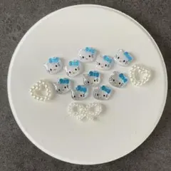 No.973ハローキティ　ネイルパーツ　水色　ラメ　10個
