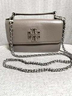 プレゼントにいかがですか♪極美品✨トリバーチ　チェーンショルダーバッグ