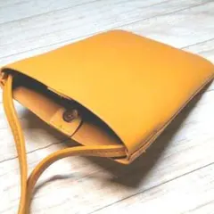 新品 ノーブランド ショルダーバッグ スマホケース 小物入れ カーキ 海外輸入品