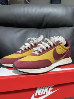 ナイキ　AIR TAILWIND79 UNlVERSITY GOLD スニーカー