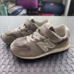 New Balance グレー スニーカー