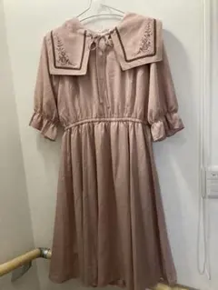 【新品未使用】axesfemme刺繍入セーラー襟ワンピースピンク