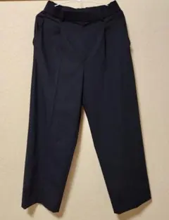タックワイドパンツ　Мサイズ　ネイビー　ユニクロ