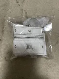 Darich キルティングビジューAirPodsケース　ホワイト