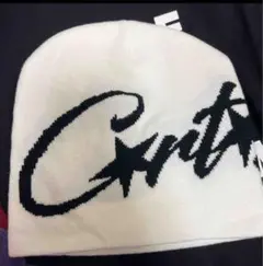 ホワイトニット帽 ブラックロゴ