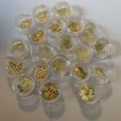 ネイルパーツ　ゴールド　ケース入り　まとめ売り